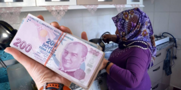 Ev Kadınlarına Yaş Şartsız Emeklilik Müjdesi! Dilekçeyi Veren Emekli Olacak!